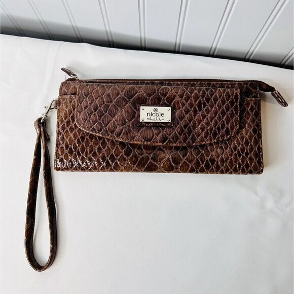 Faux Crocodile Brown Clutch Nicole Miller "Kate" Flap Wristlet Purse Croc NEW B1 - Picture 1 of 11